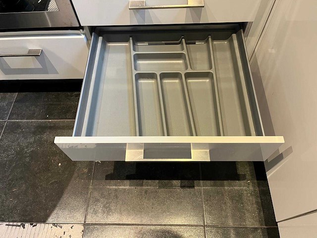 Keuken met apparatuur - afbeelding 24 van  35