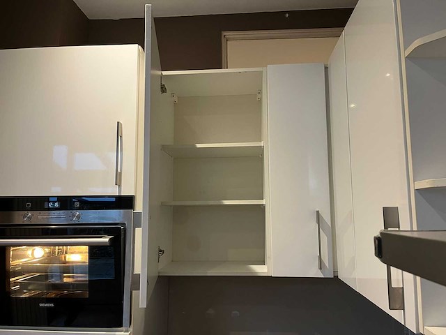 Keuken met apparatuur - afbeelding 30 van  35