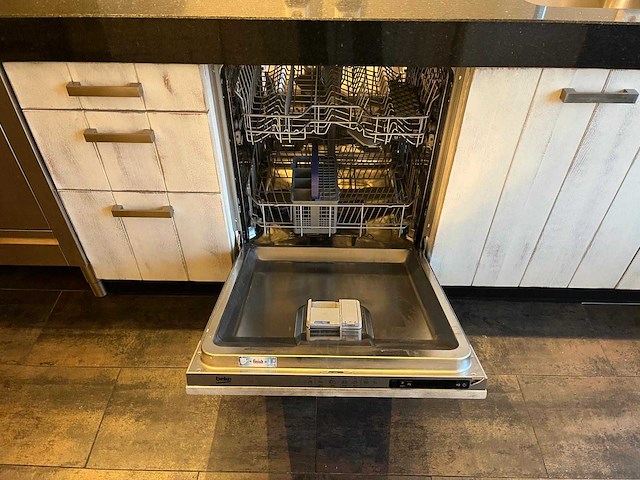 Keuken met apparatuur - afbeelding 7 van  29