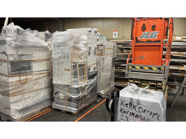 Keuken met apparatuur - afbeelding 22 van  29