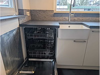 Keuken met apparatuur - afbeelding 23 van  26