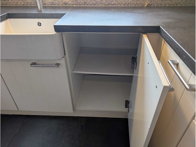 Keuken met apparatuur - afbeelding 26 van  26