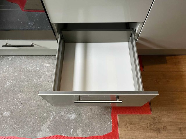 Keuken met apparatuur - afbeelding 10 van  23