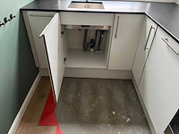 Keuken met apparatuur - afbeelding 18 van  23