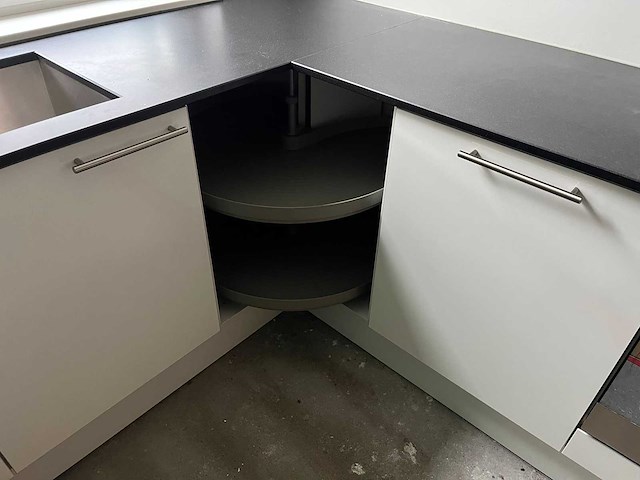 Keuken met apparatuur - afbeelding 19 van  23