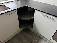 Keuken met apparatuur - afbeelding 19 van  23