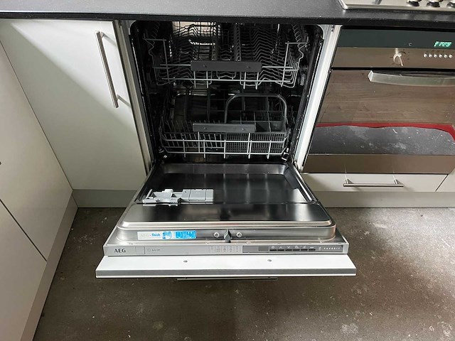 Keuken met apparatuur - afbeelding 21 van  23