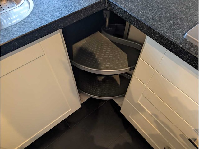 Keuken met apparatuur - afbeelding 26 van  37