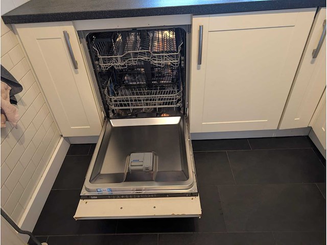 Keuken met apparatuur - afbeelding 27 van  37