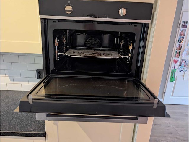 Keuken met apparatuur - afbeelding 23 van  37