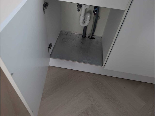 Keuken met apparatuur - afbeelding 7 van  24