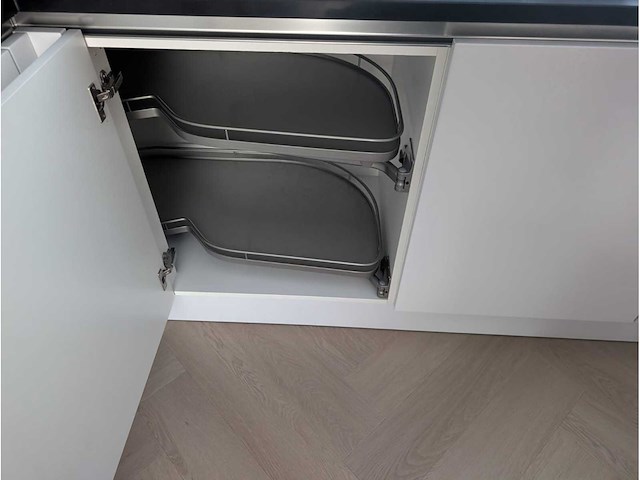 Keuken met apparatuur - afbeelding 10 van  24