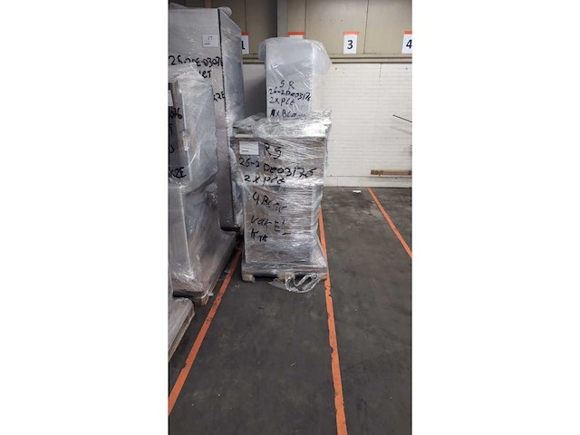 Keuken met apparatuur - afbeelding 13 van  24