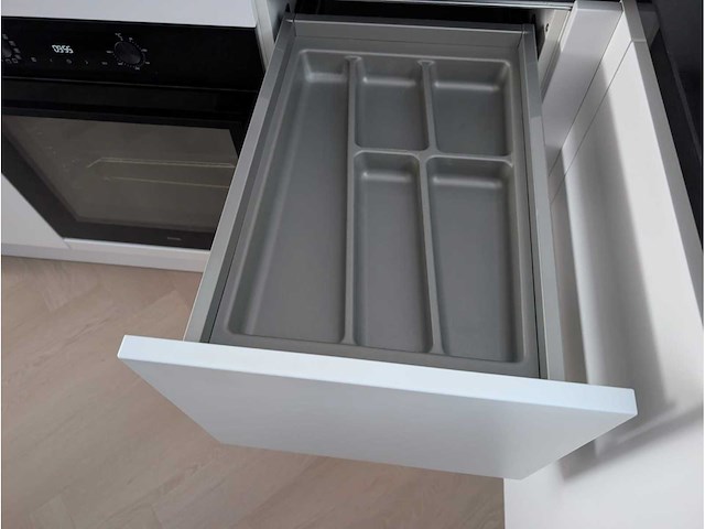 Keuken met apparatuur - afbeelding 24 van  24