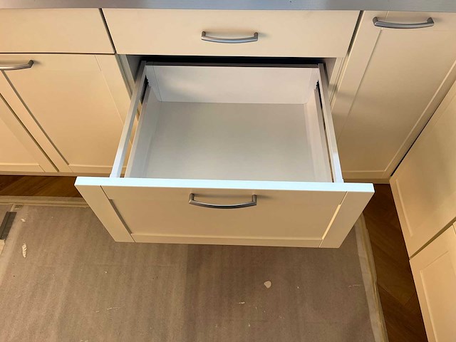 Keuken met apparatuur - afbeelding 30 van  34