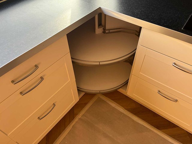 Keuken met apparatuur - afbeelding 7 van  34