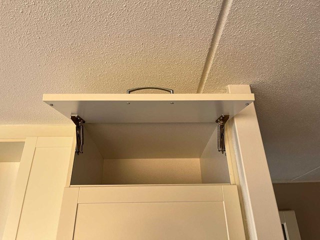 Keuken met apparatuur - afbeelding 18 van  34