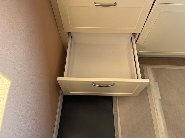 Keuken met apparatuur - afbeelding 28 van  34