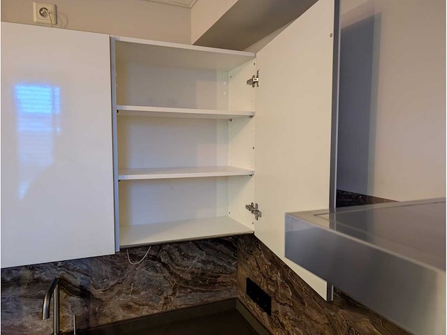 Keuken met apparatuur - afbeelding 22 van  28