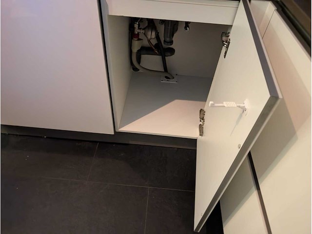 Keuken met apparatuur - afbeelding 5 van  28