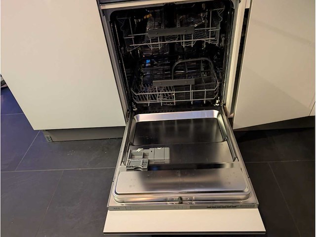 Keuken met apparatuur - afbeelding 23 van  28