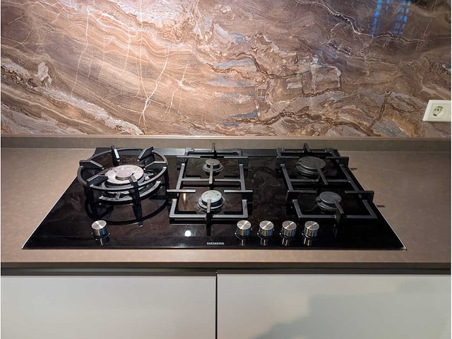 Keuken met apparatuur - afbeelding 11 van  28