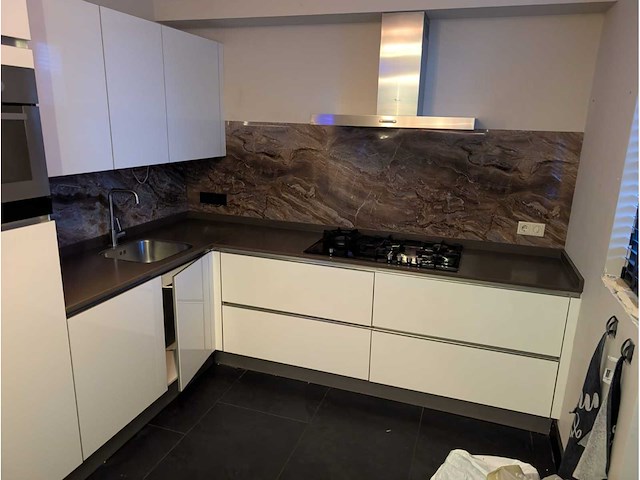 Keuken met apparatuur - afbeelding 17 van  28