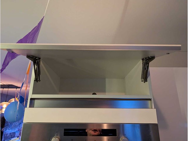 Keuken met apparatuur - afbeelding 28 van  28