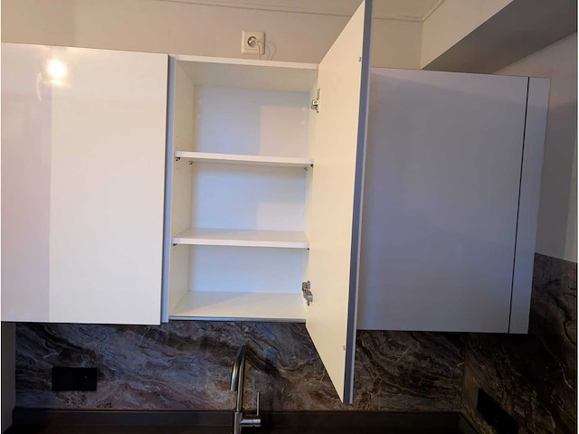 Keuken met apparatuur - afbeelding 20 van  28