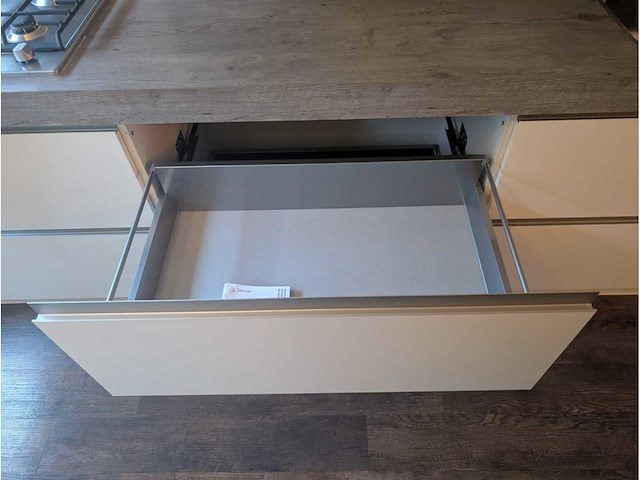 Keuken met apparatuur - afbeelding 5 van  32