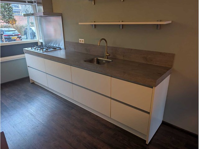 Keuken met apparatuur - afbeelding 1 van  32