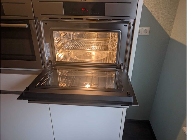 Keuken met apparatuur - afbeelding 12 van  32