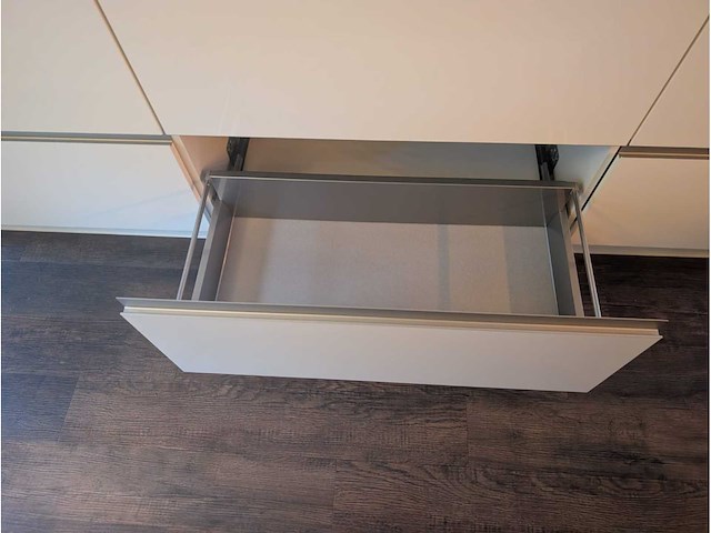 Keuken met apparatuur - afbeelding 24 van  32