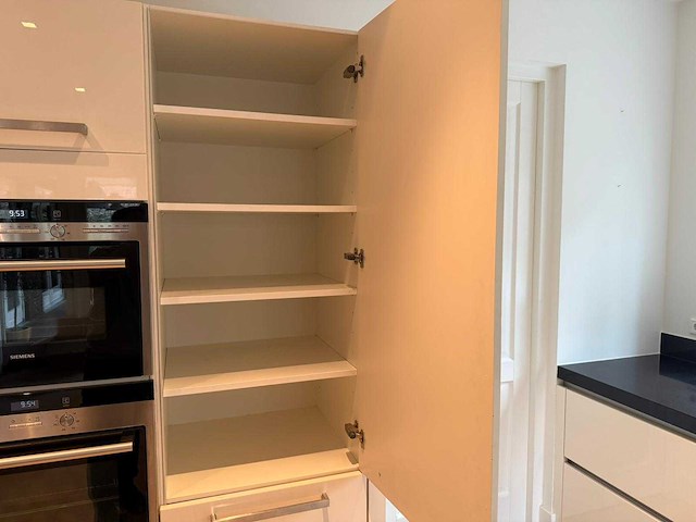 Keuken met apparatuur - afbeelding 3 van  35