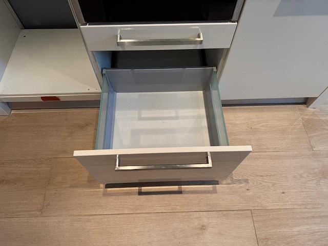 Keuken met apparatuur - afbeelding 4 van  35