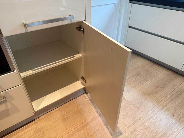 Keuken met apparatuur - afbeelding 5 van  35