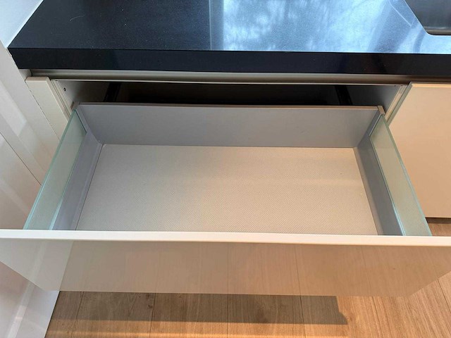 Keuken met apparatuur - afbeelding 6 van  35