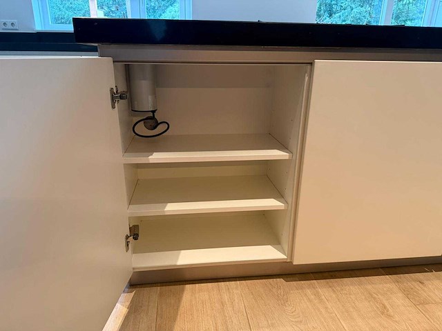 Keuken met apparatuur - afbeelding 25 van  35