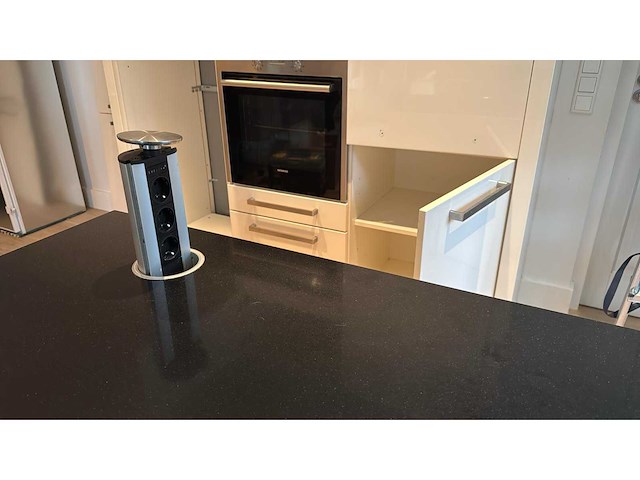 Keuken met apparatuur - afbeelding 28 van  35