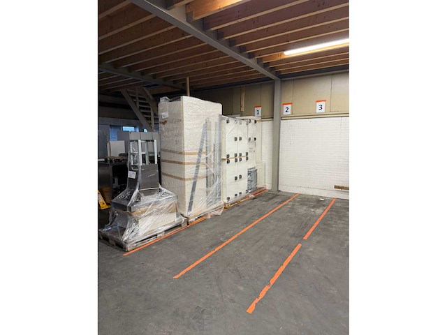 Keuken met apparatuur - afbeelding 29 van  35