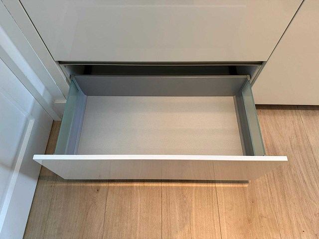 Keuken met apparatuur - afbeelding 34 van  35