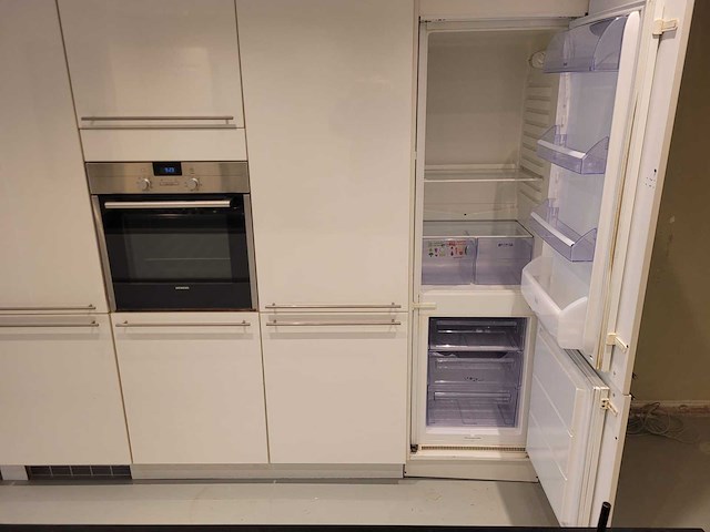 Keuken met apparatuur - afbeelding 2 van  26