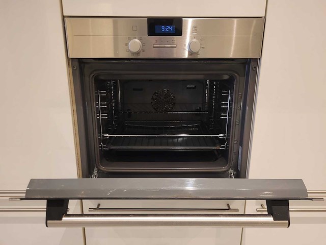 Keuken met apparatuur - afbeelding 7 van  26