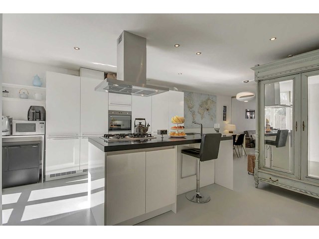 Keuken met apparatuur - afbeelding 1 van  26