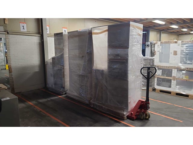 Keuken met apparatuur - afbeelding 19 van  26