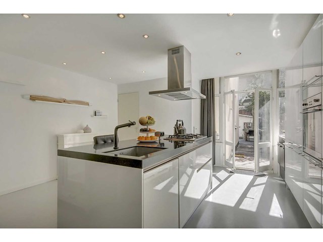 Keuken met apparatuur - afbeelding 12 van  26