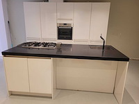 Keuken met apparatuur - afbeelding 20 van  26