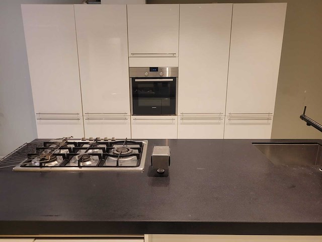 Keuken met apparatuur - afbeelding 22 van  26