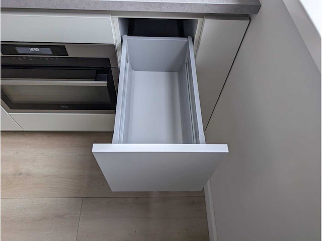 Keuken met apparatuur - afbeelding 5 van  27