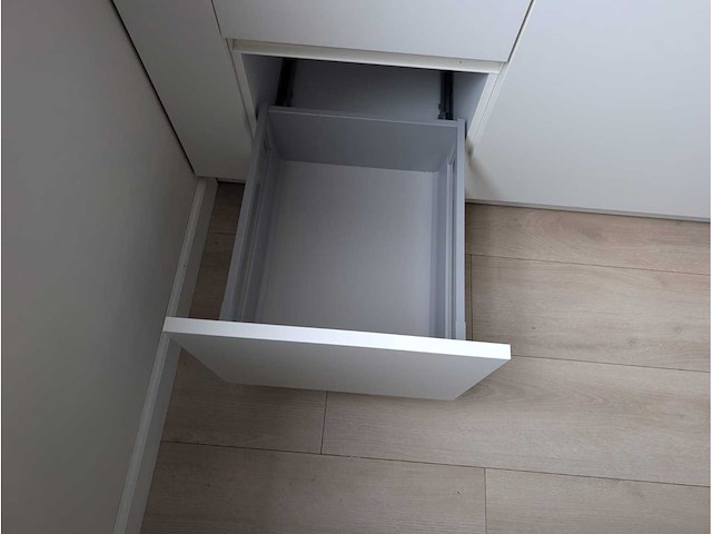 Keuken met apparatuur - afbeelding 6 van  27